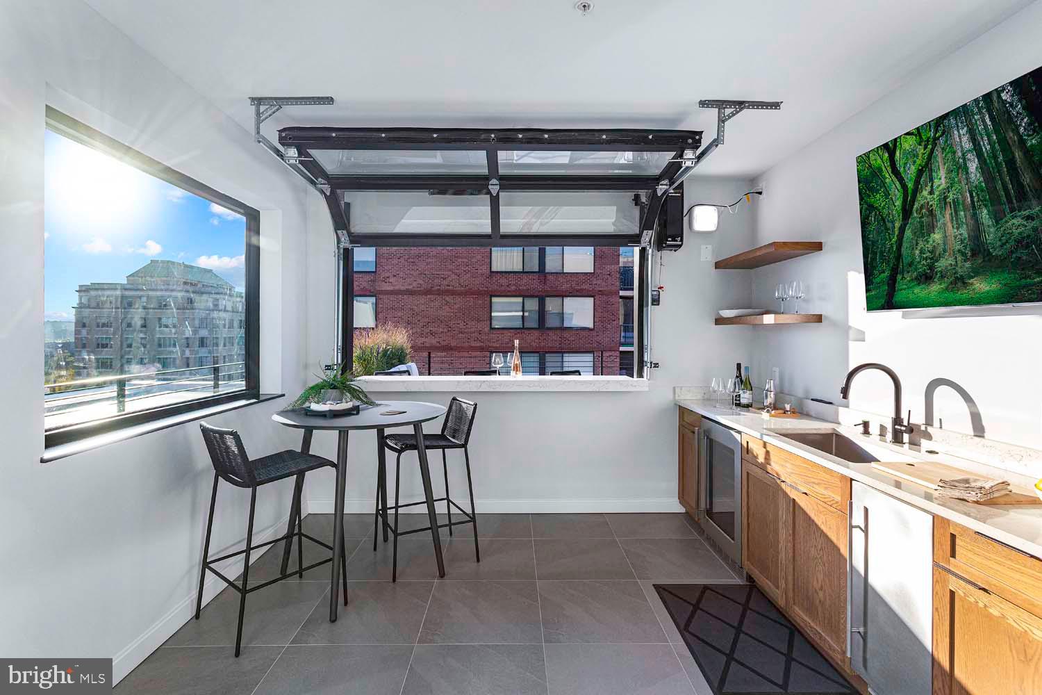 2525 Pennsylvania AVENUE NW Unit: PH 504