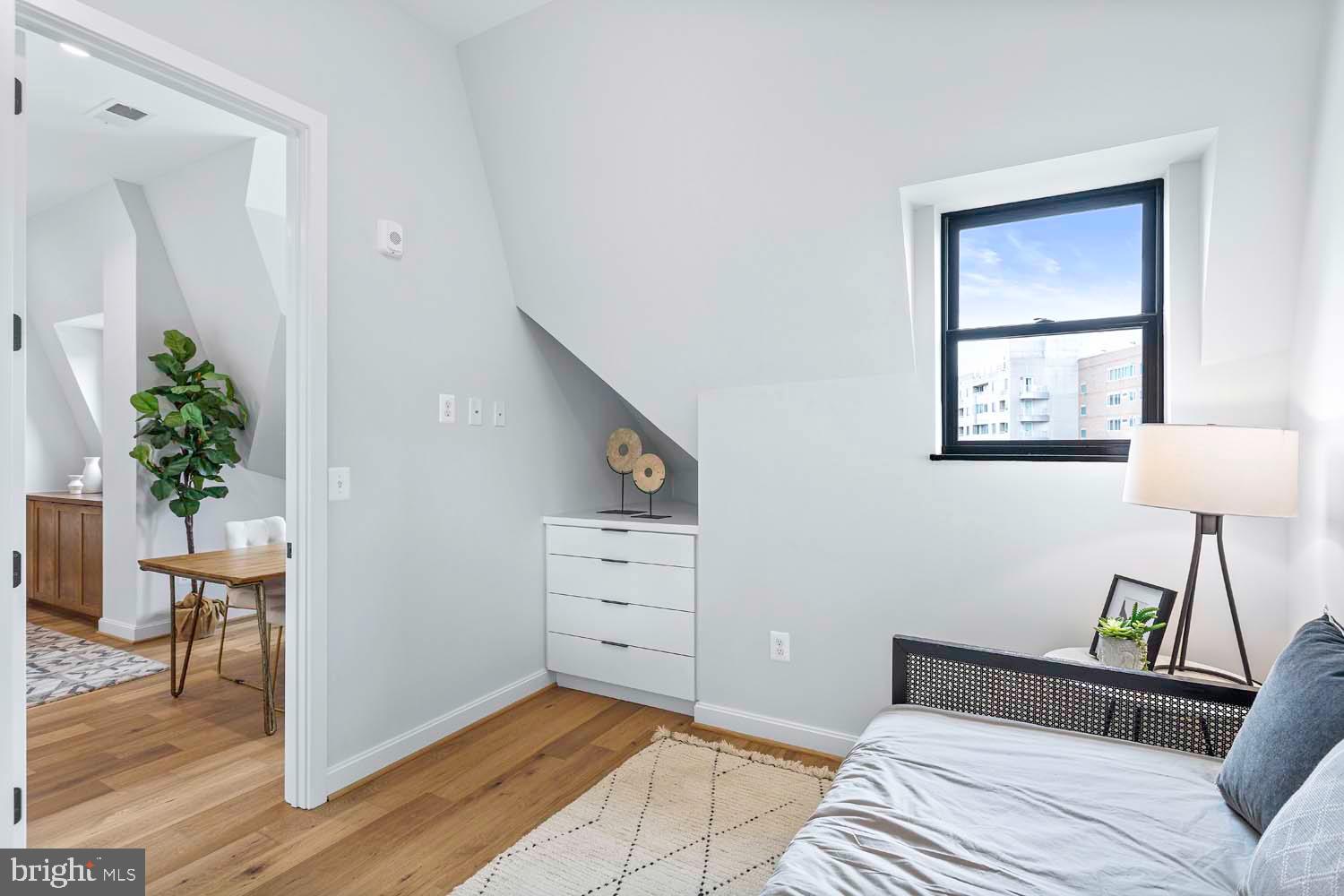 2525 Pennsylvania AVENUE NW Unit: PH 504