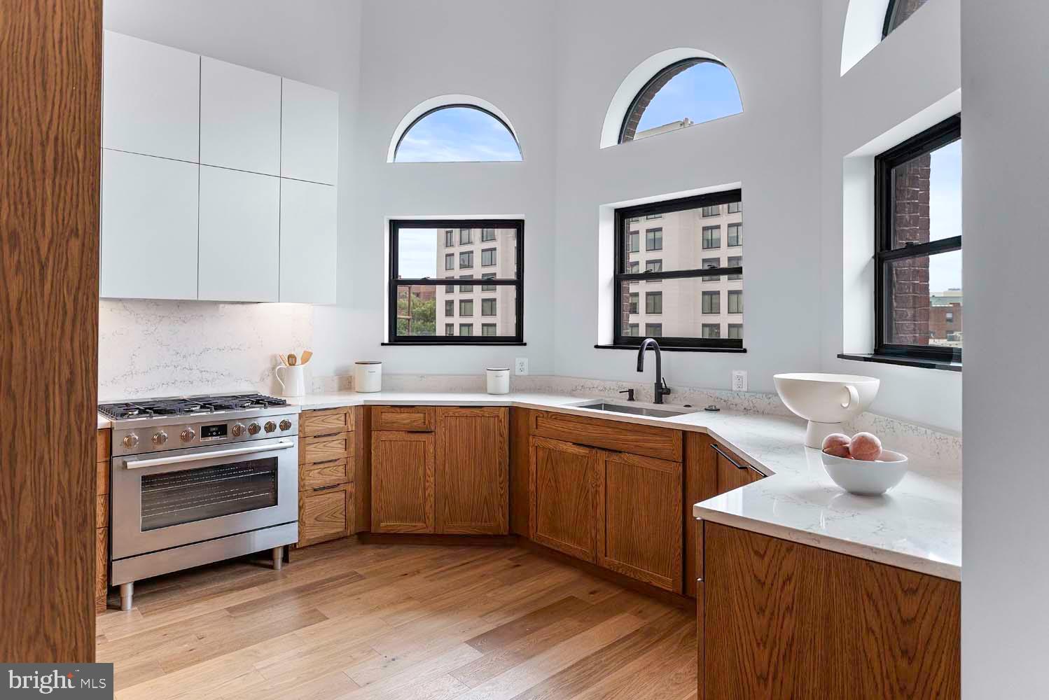 2525 Pennsylvania AVENUE NW Unit: PH 504