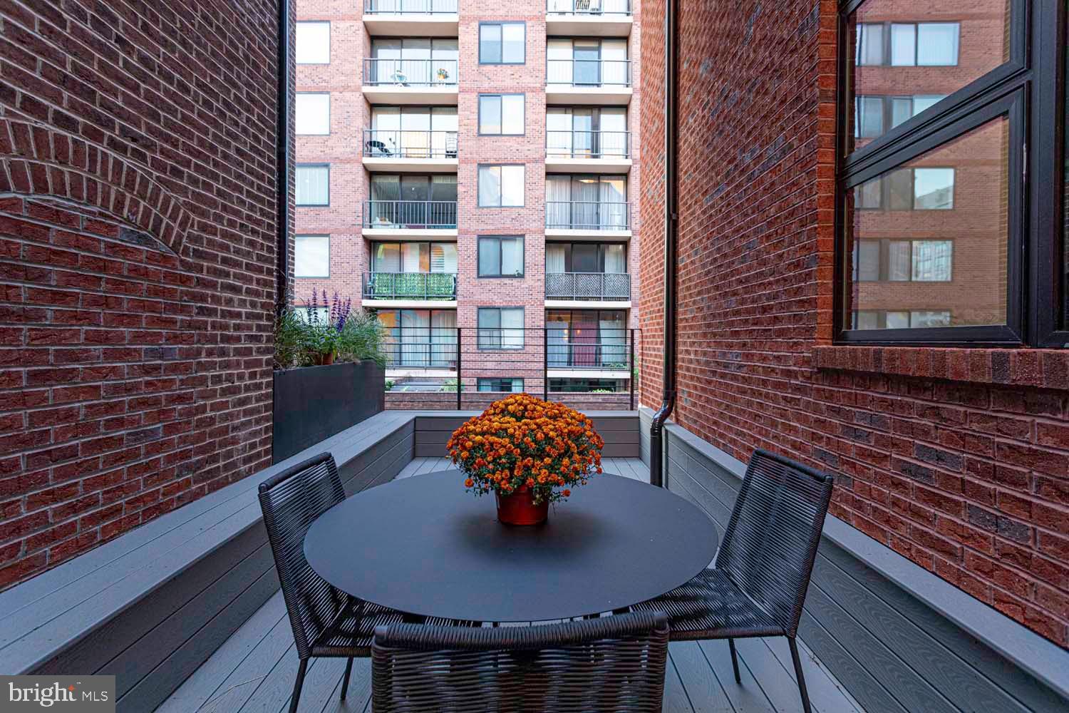 2525 Pennsylvania AVENUE NW Unit: PH 504