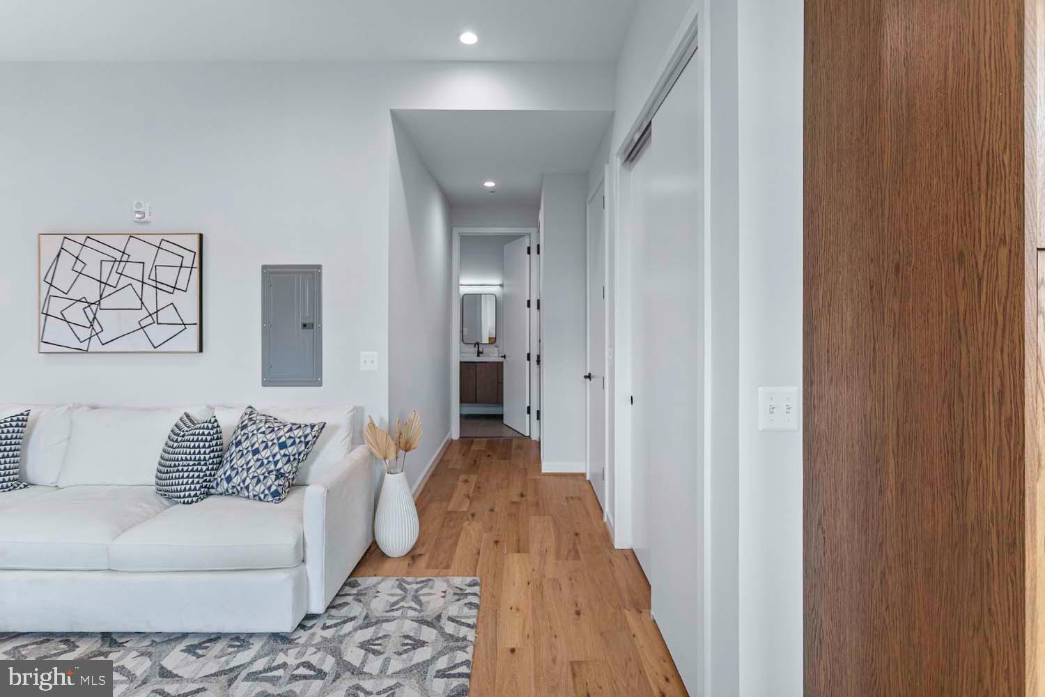 2525 Pennsylvania AVENUE NW Unit: PH 504