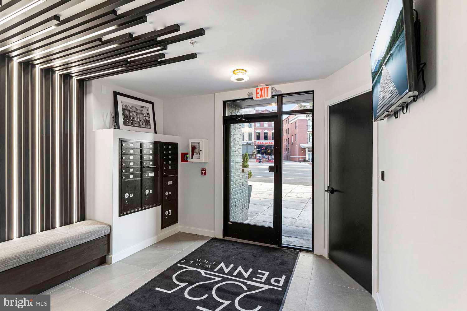 2525 Pennsylvania AVENUE NW Unit: PH 504