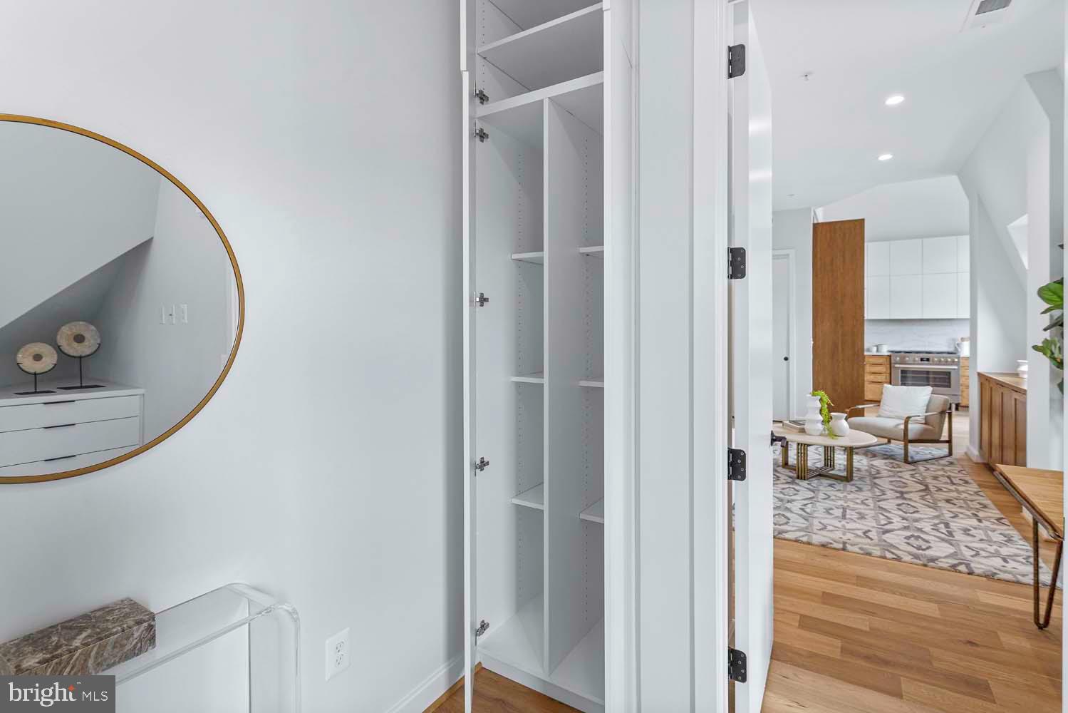 2525 Pennsylvania AVENUE NW Unit: PH 504