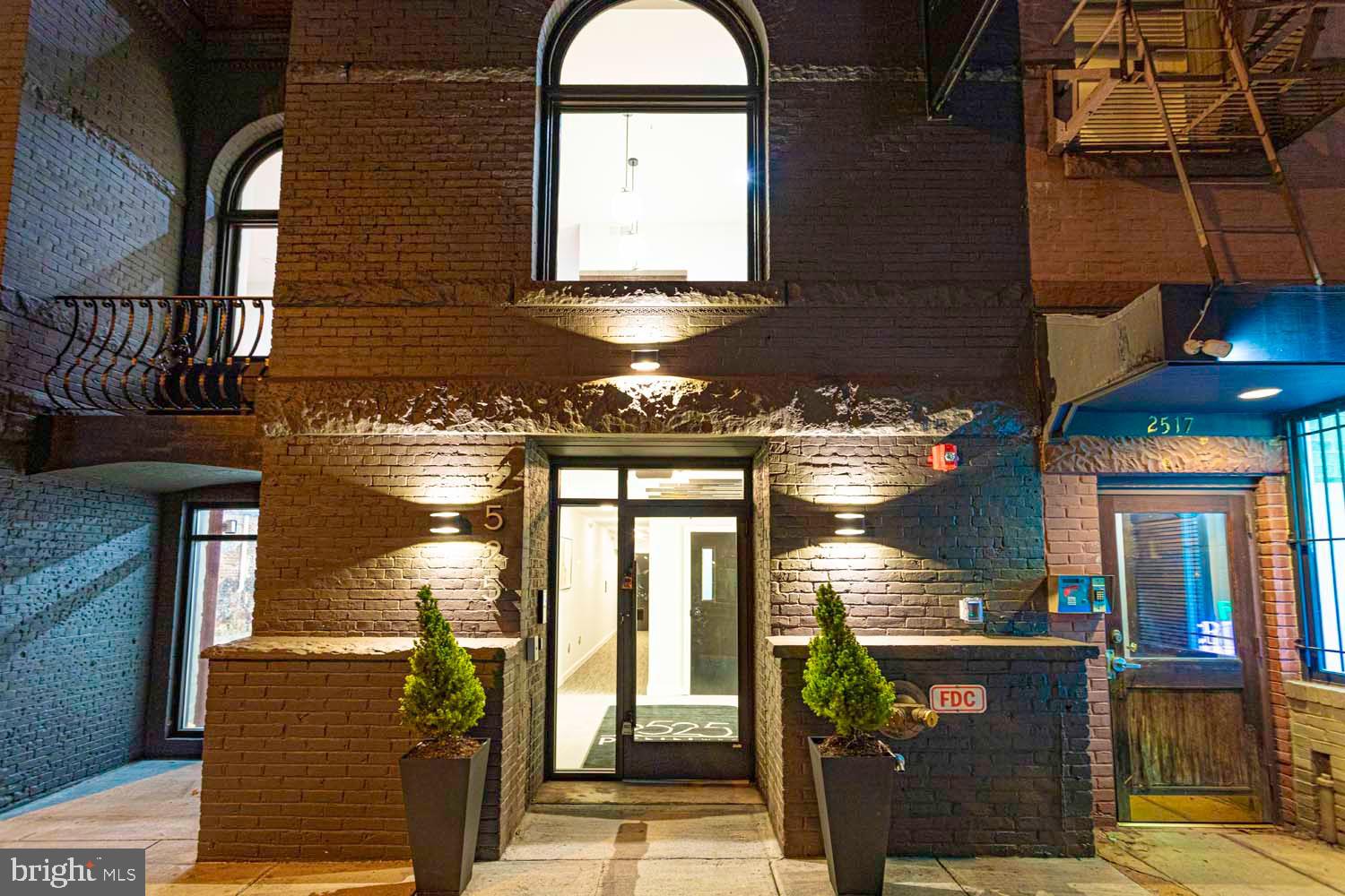 2525 Pennsylvania AVENUE NW Unit: PH 504