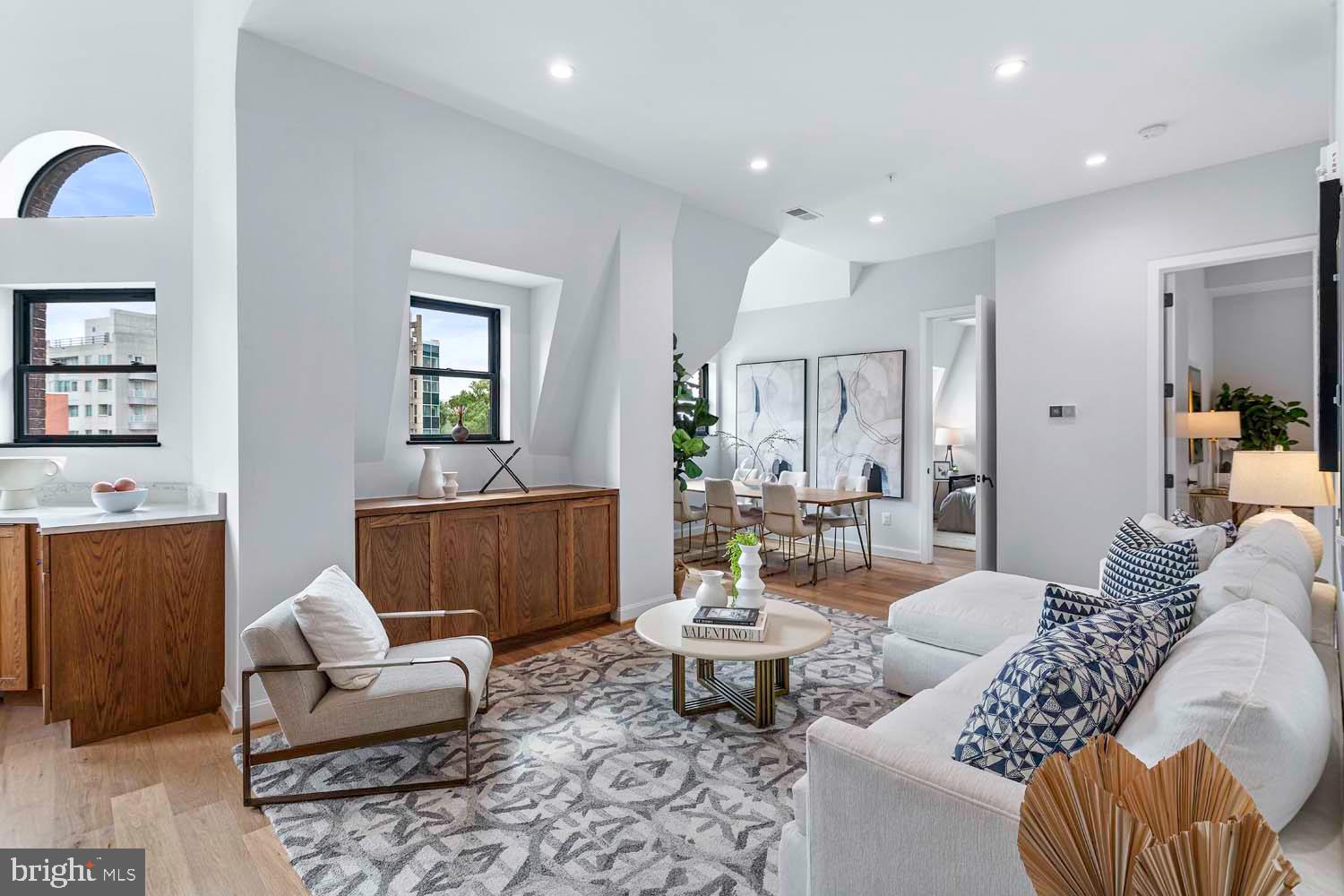 2525 Pennsylvania AVENUE NW Unit: PH 504