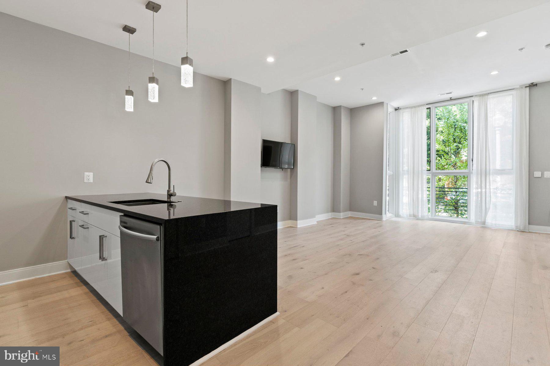 4424 Georgia AVENUE NW Unit: 101
