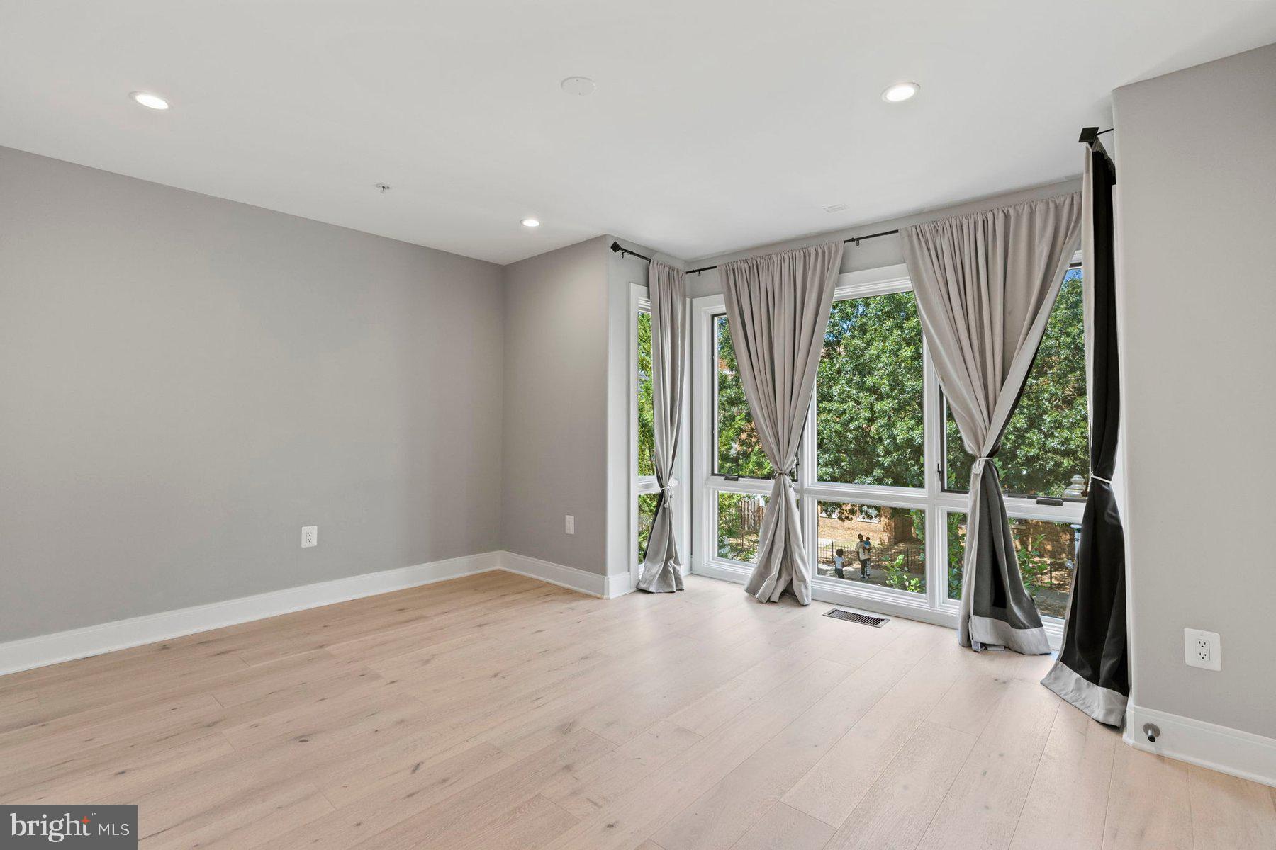 4424 Georgia AVENUE NW Unit: 101