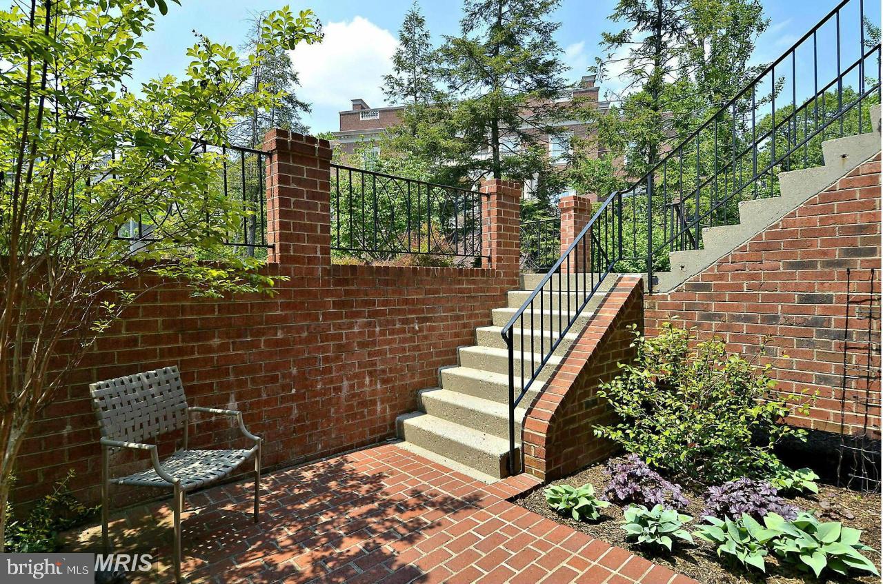 1600 Belmont STREET NW Unit: D