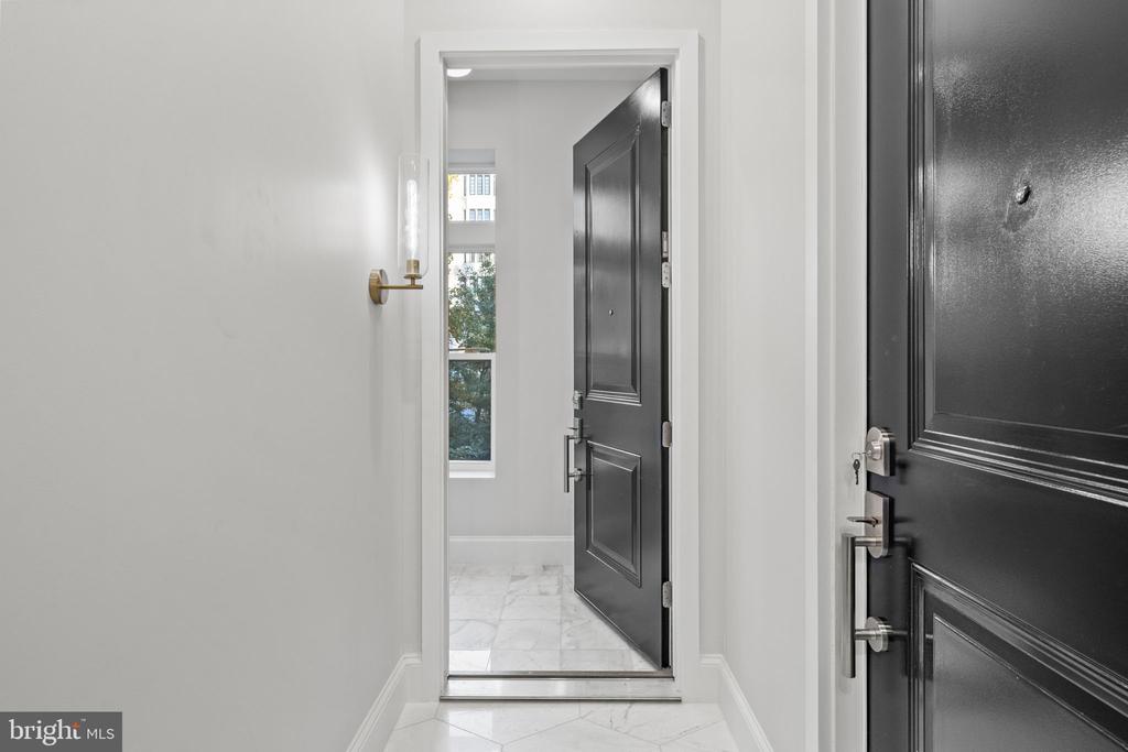 1708 16th STREET NW Unit: 5