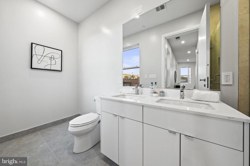 1708 16th STREET NW Unit: 5