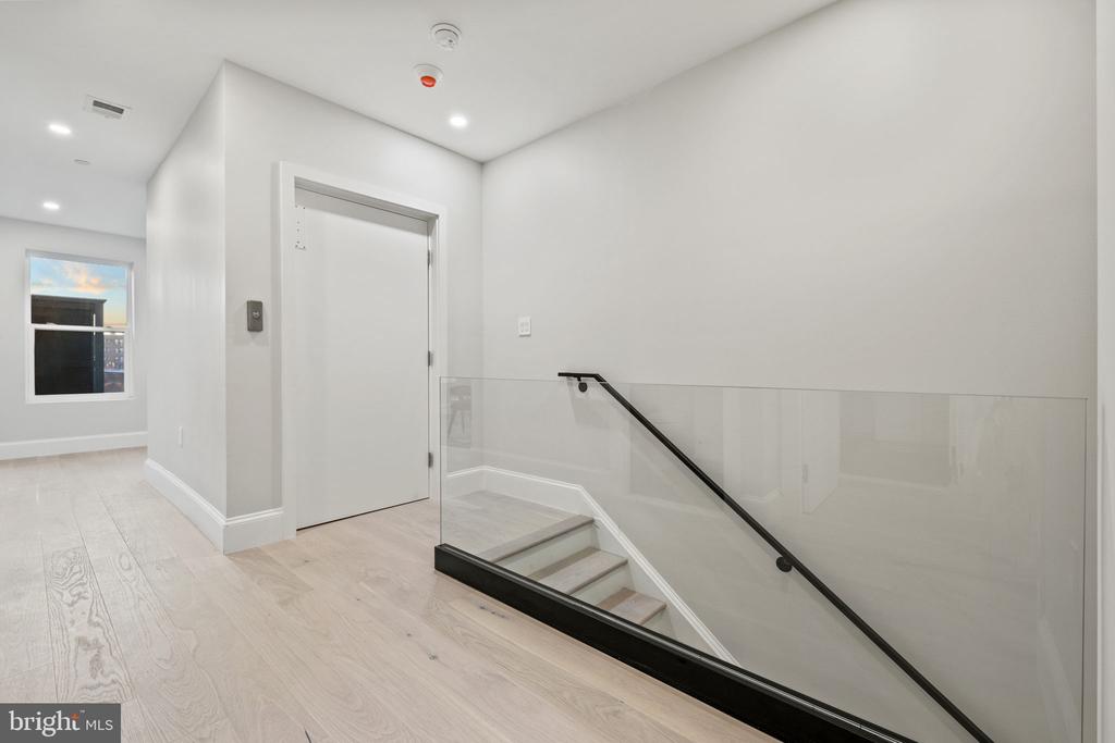 1708 16th STREET NW Unit: 5