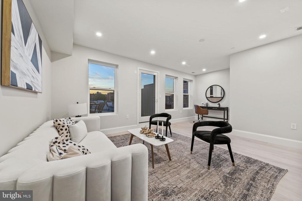 1708 16th STREET NW Unit: 5