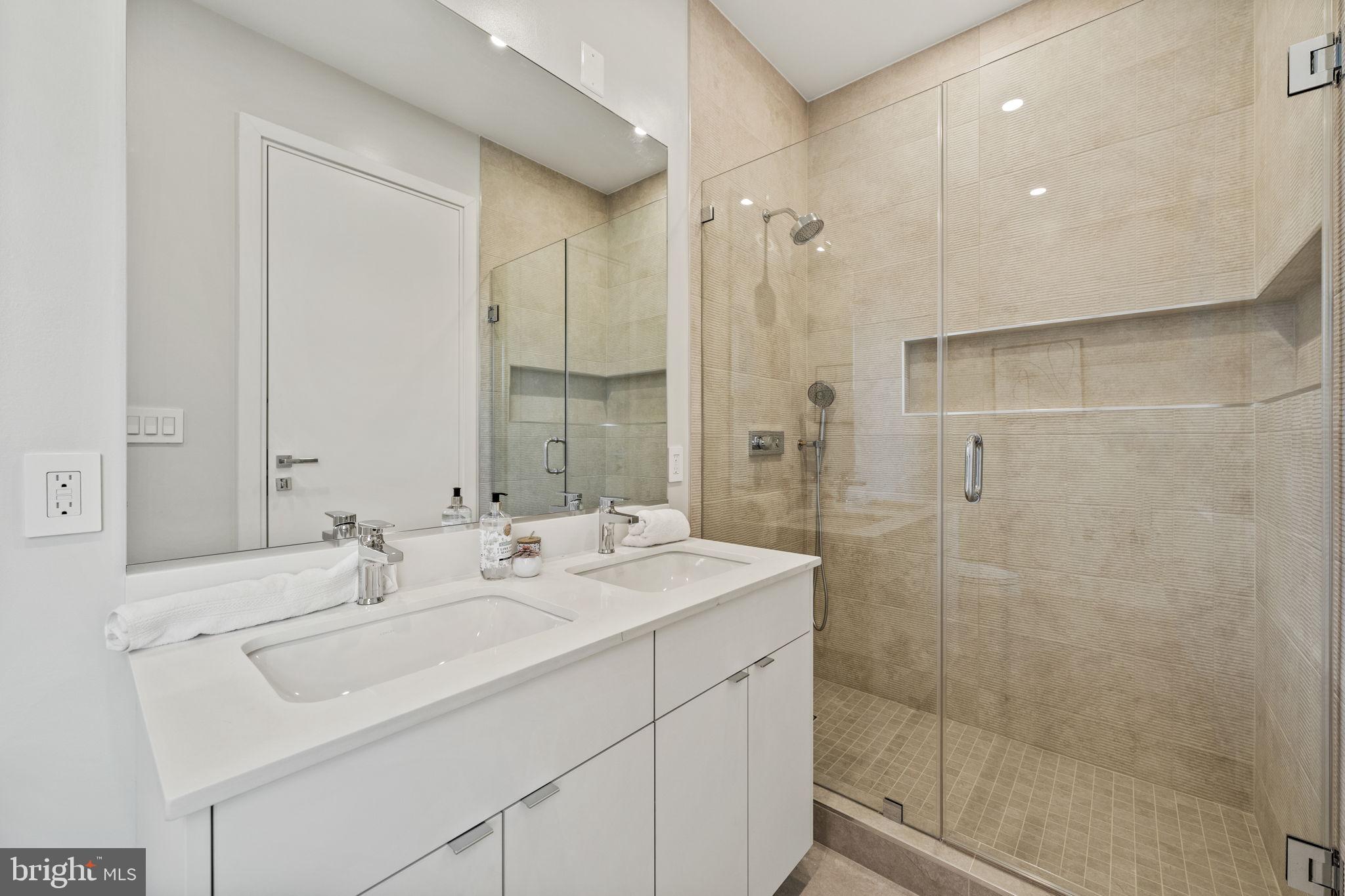 1708 16th STREET NW Unit: 5