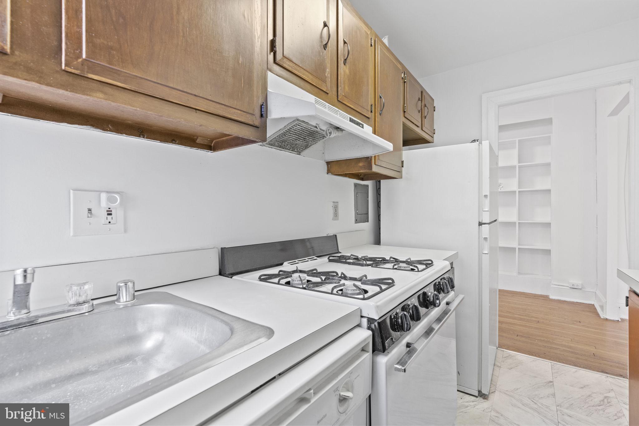 2227 20th Street NW Unit: 302