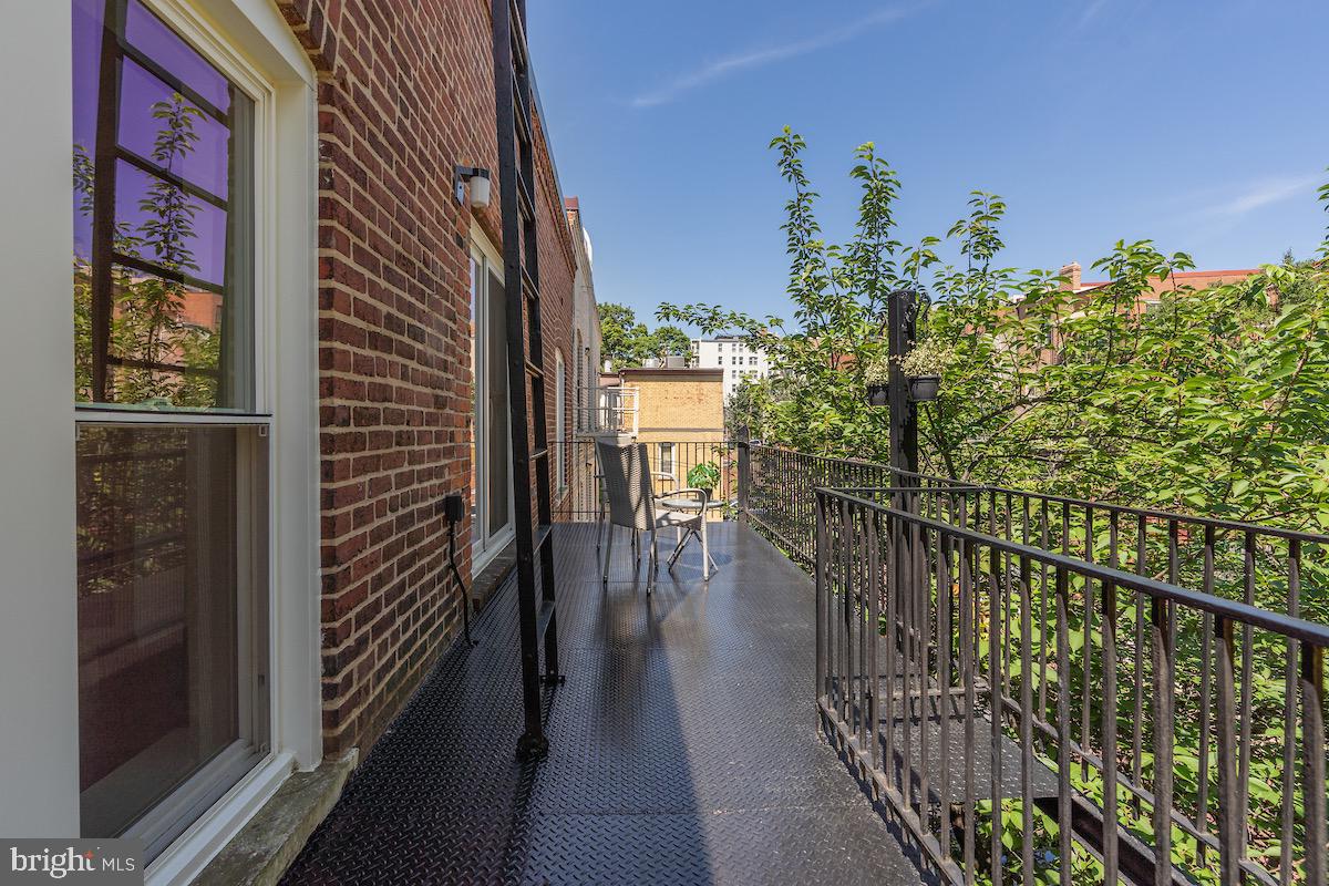 1831 California St NW #30