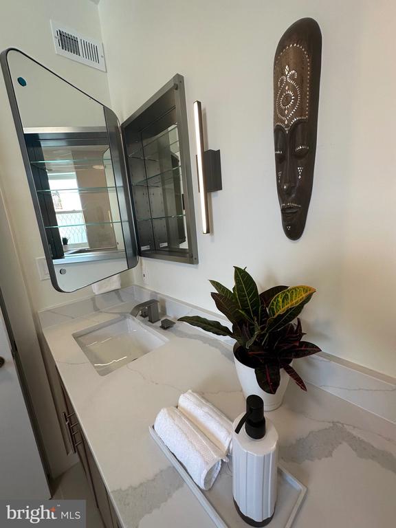 1831 California St NW #30