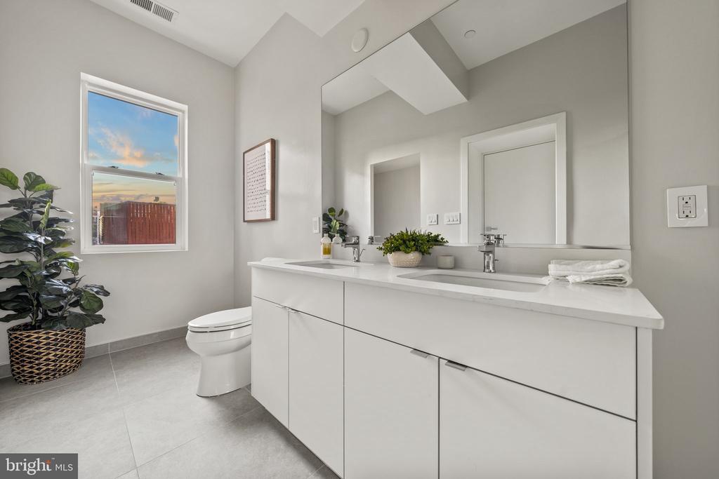 1708 16th STREET NW Unit: 3