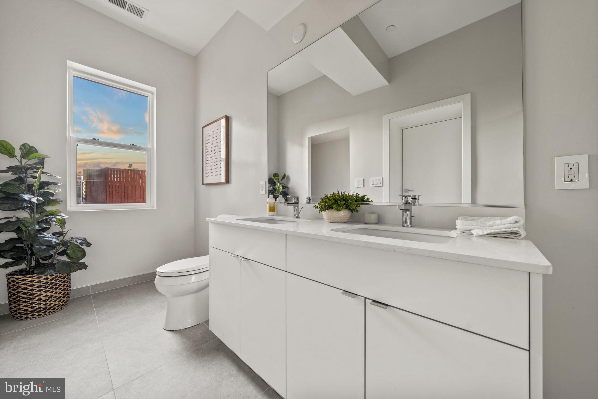 1708 16th STREET NW Unit: 3