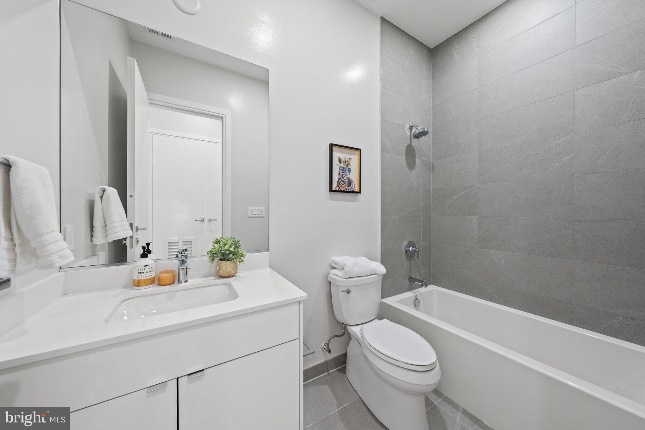 1708 16th STREET NW Unit: 3