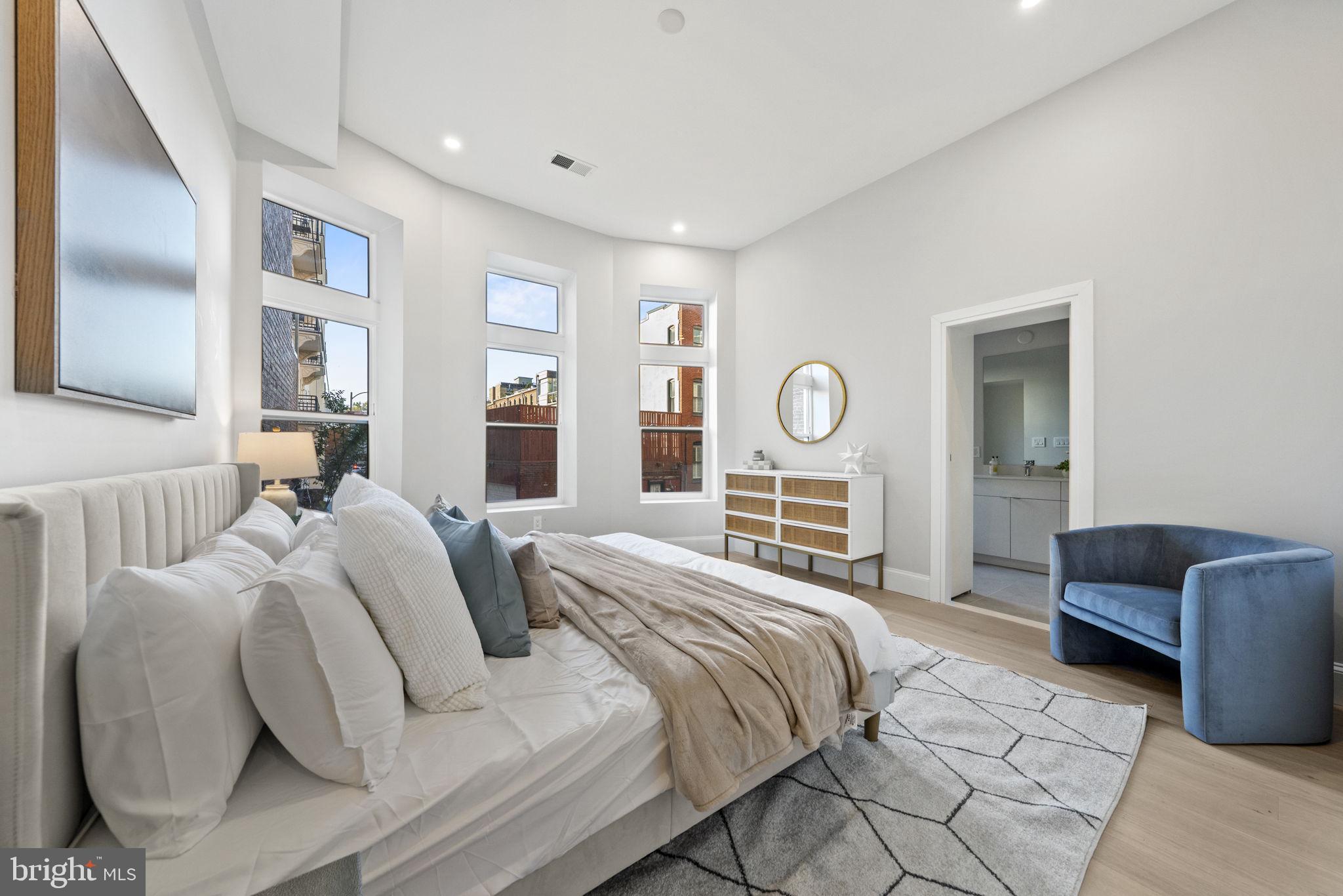 1708 16th STREET NW Unit: 3