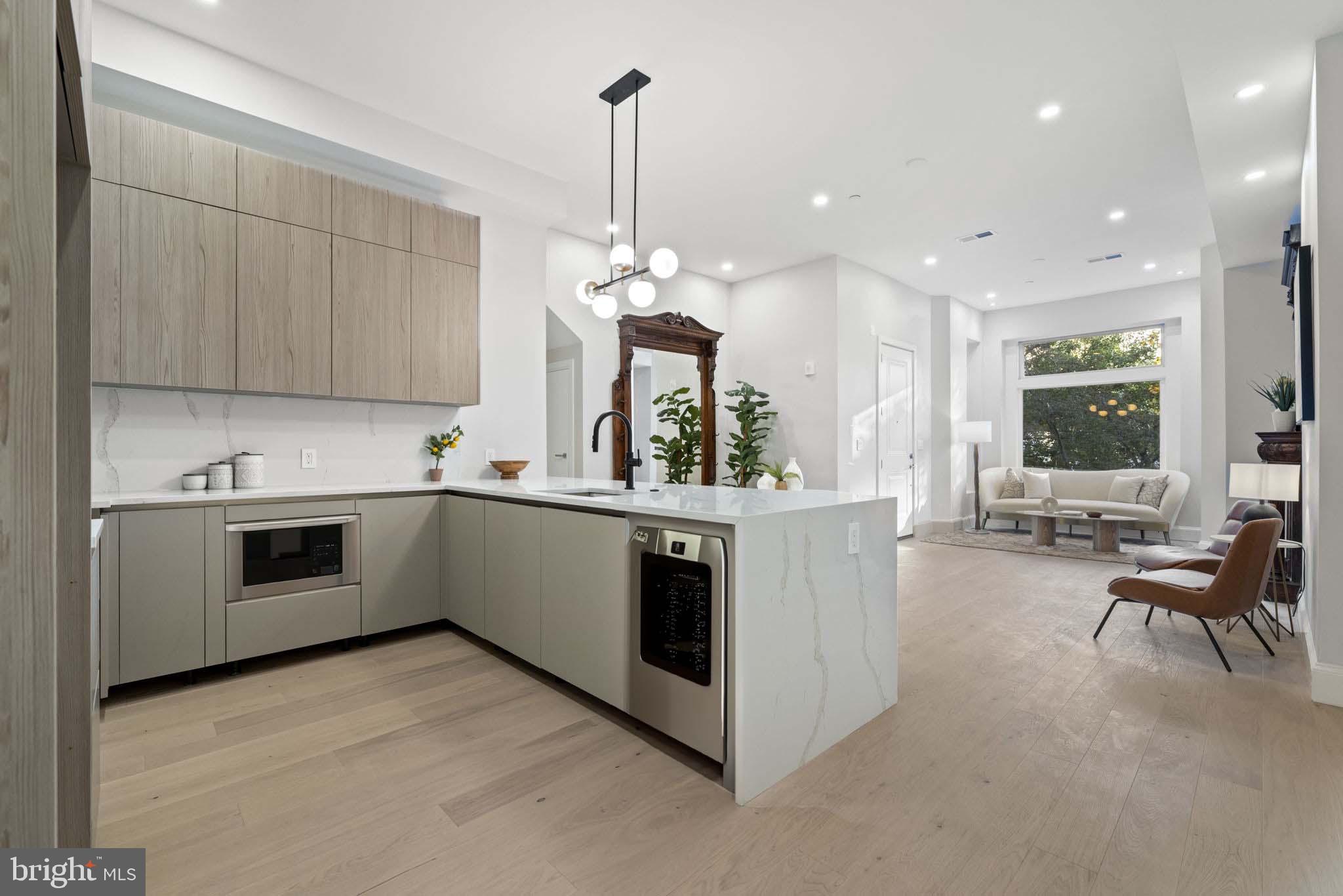 1708 16th STREET NW Unit: 3