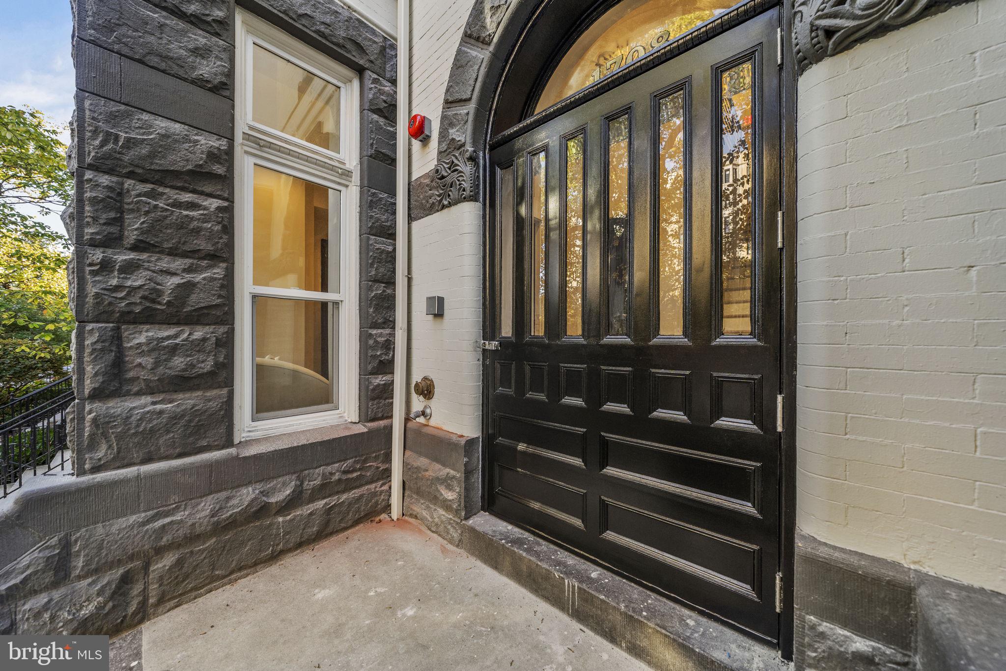 1708 16th STREET NW Unit: 4