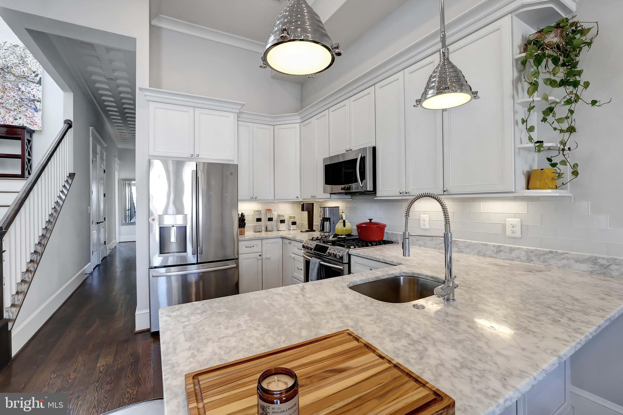 42 W St NW #3