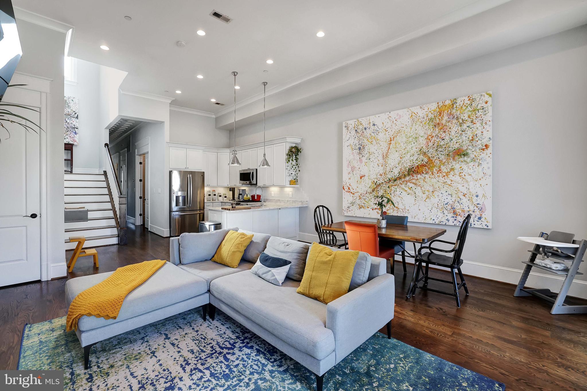 42 W St NW #3