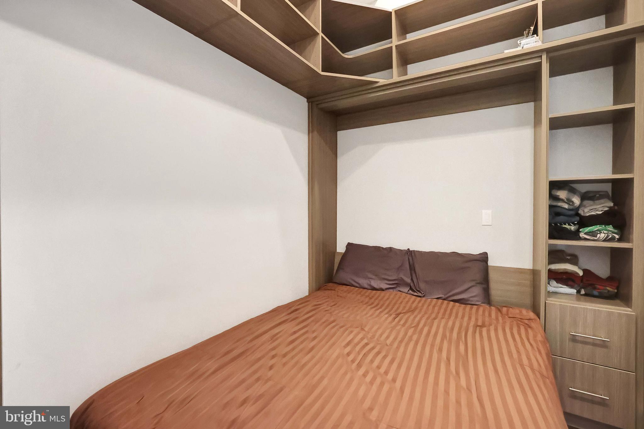 42 W St NW #3