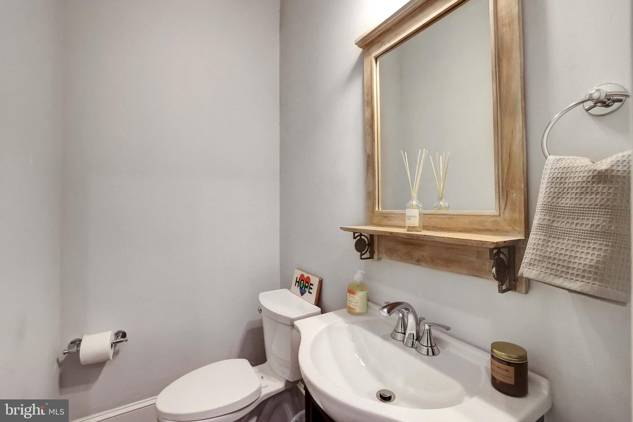 42 W St NW #3