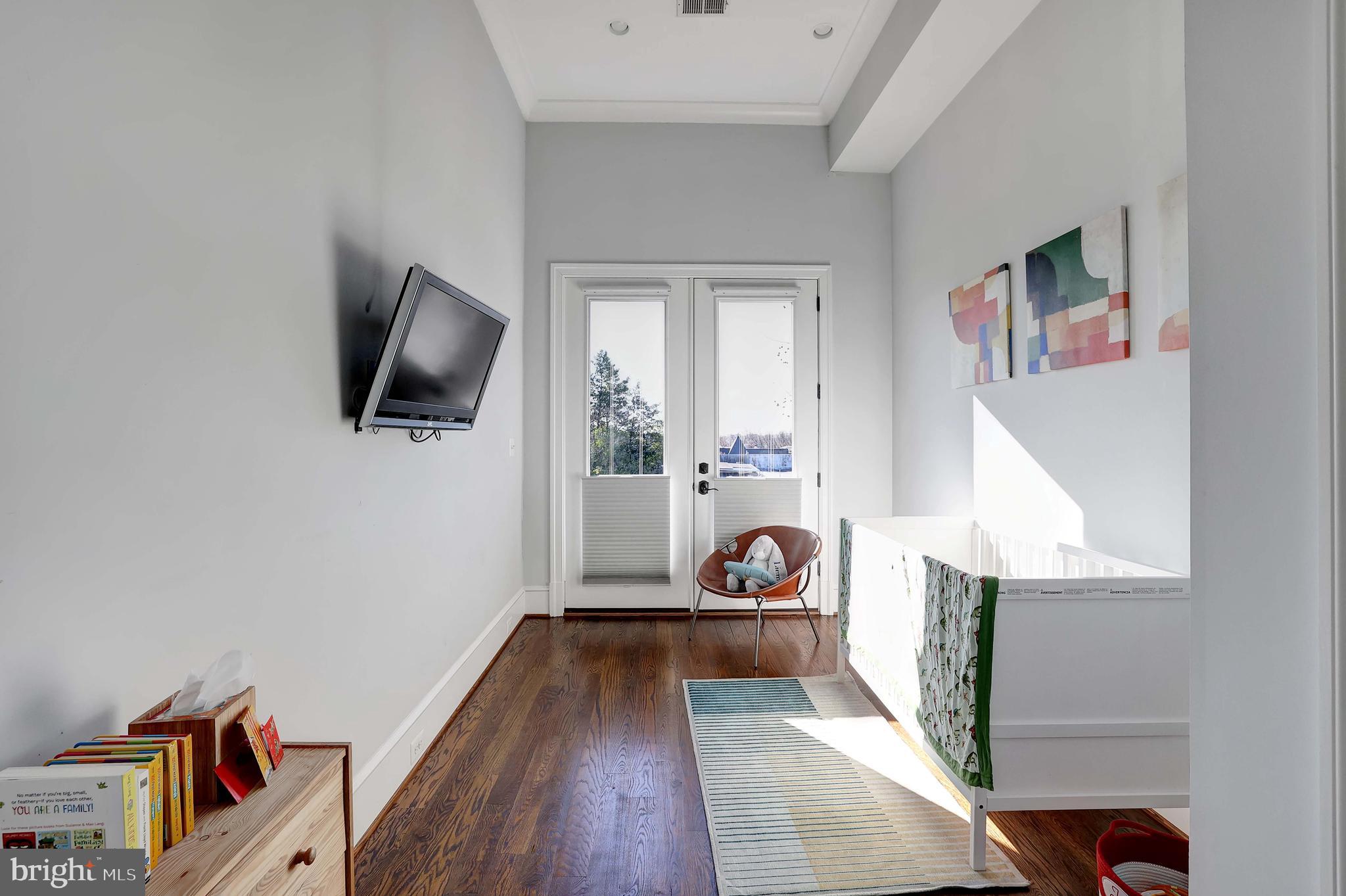 42 W St NW #3