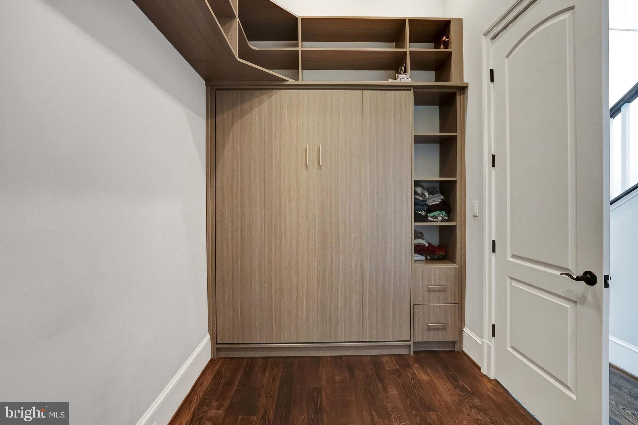 42 W St NW #3
