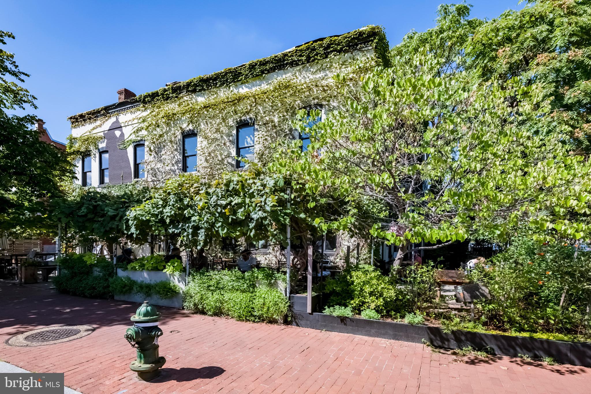 42 W St NW #3