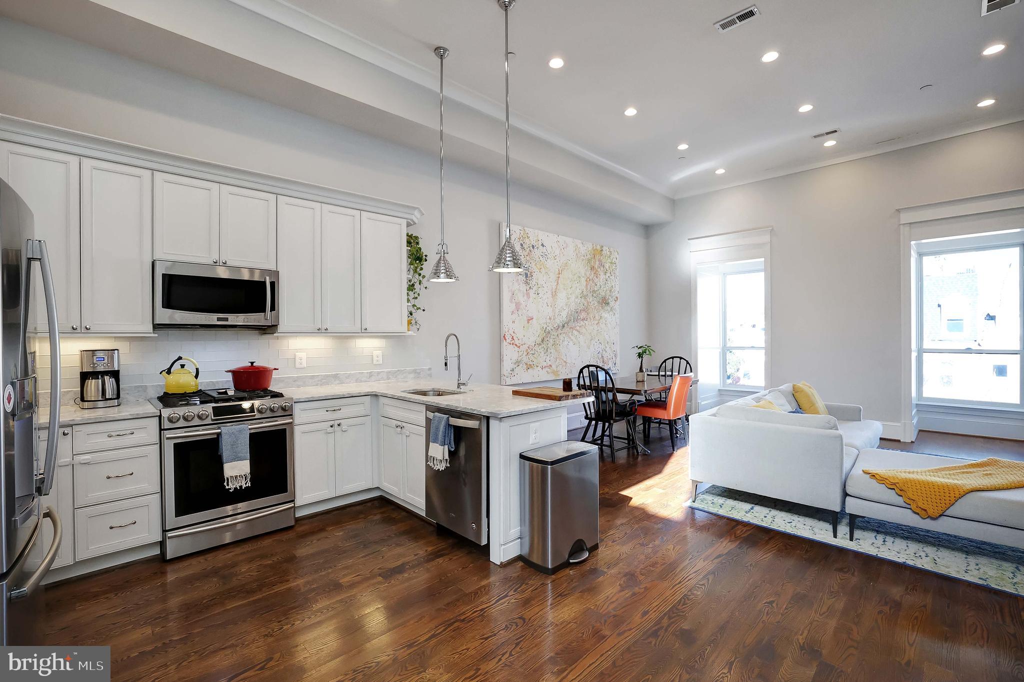 42 W St NW #3