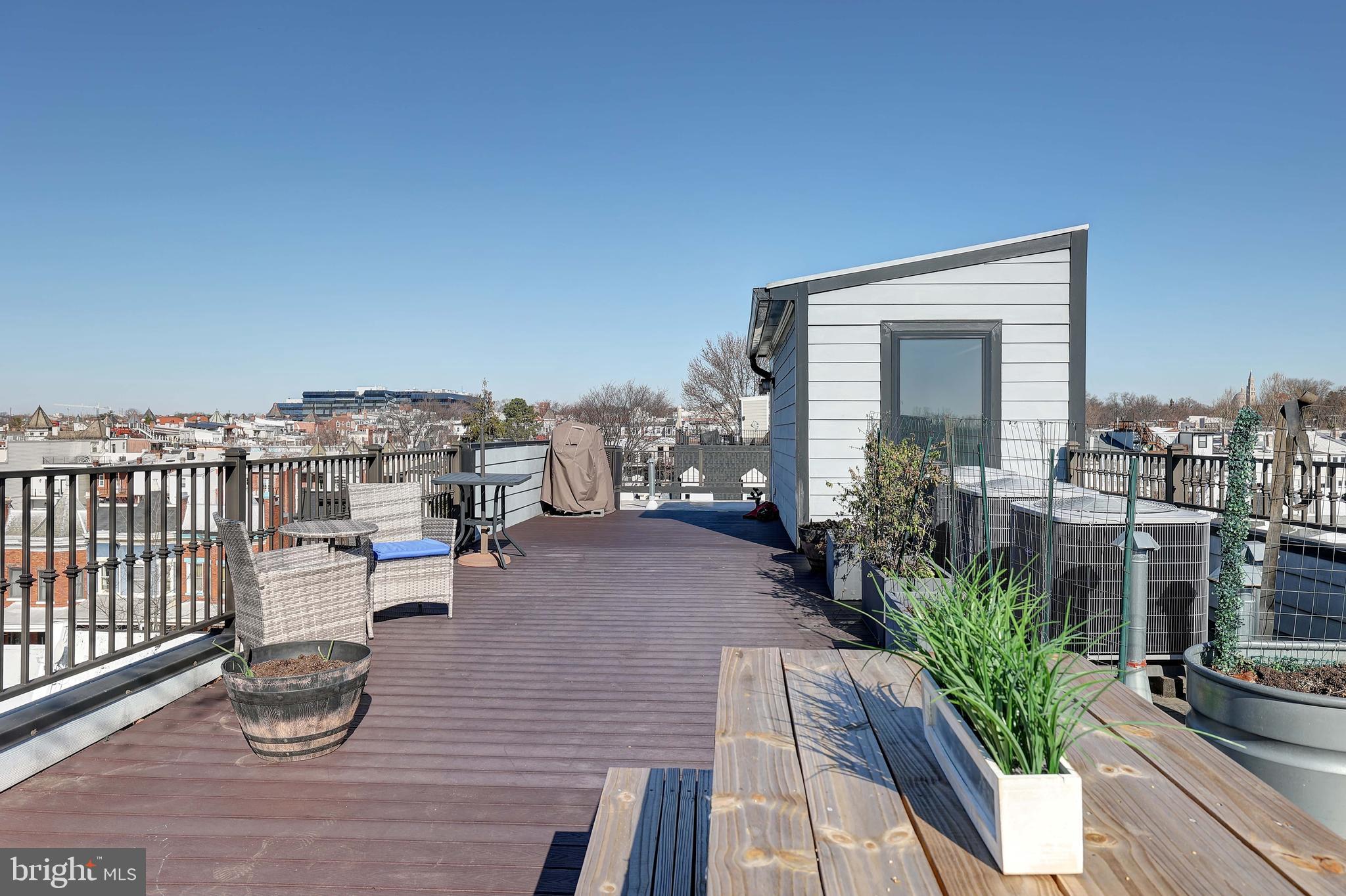 42 W St NW #3