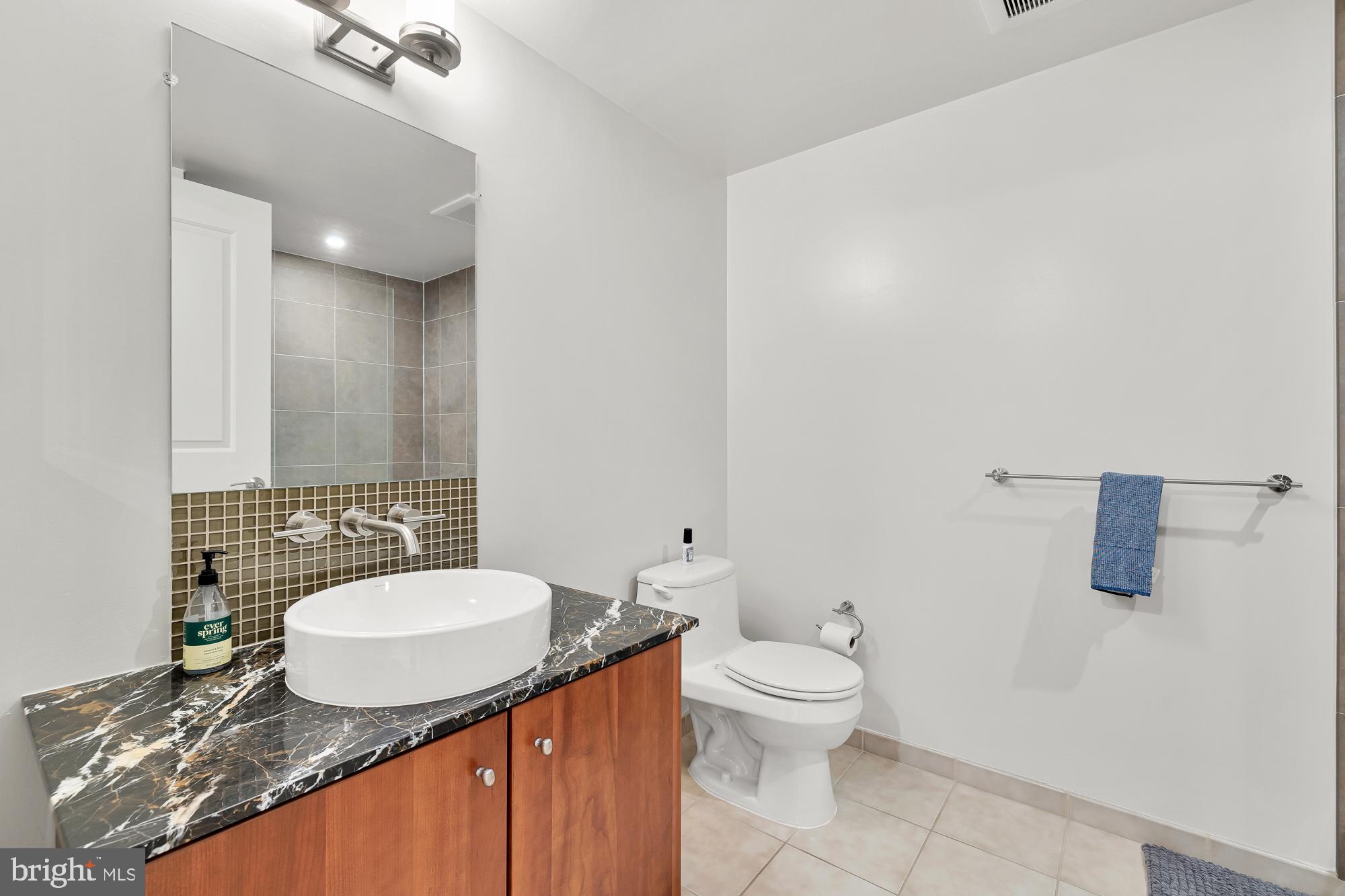 1025 1st St SE #406