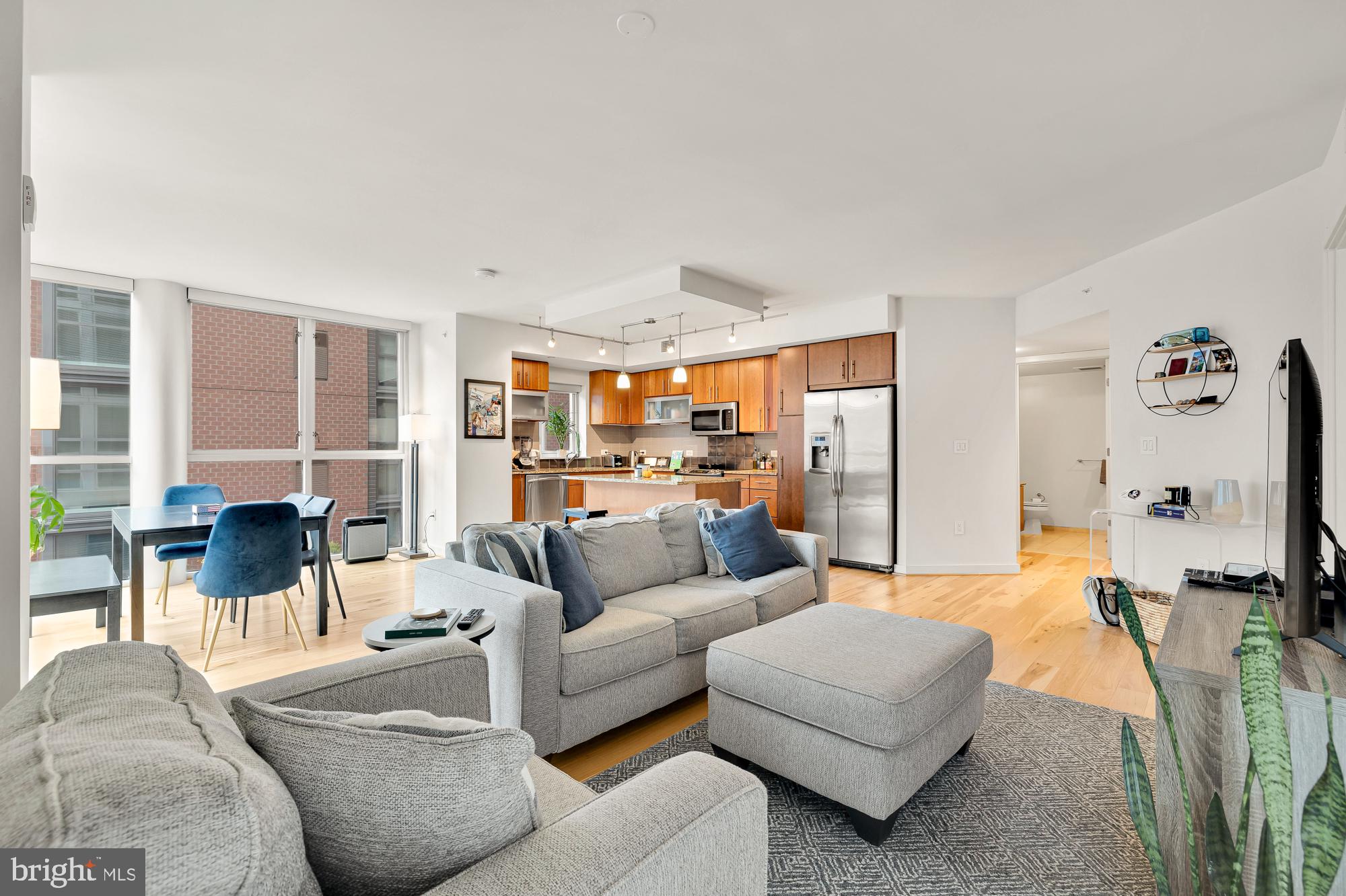 1025 1st St SE #406