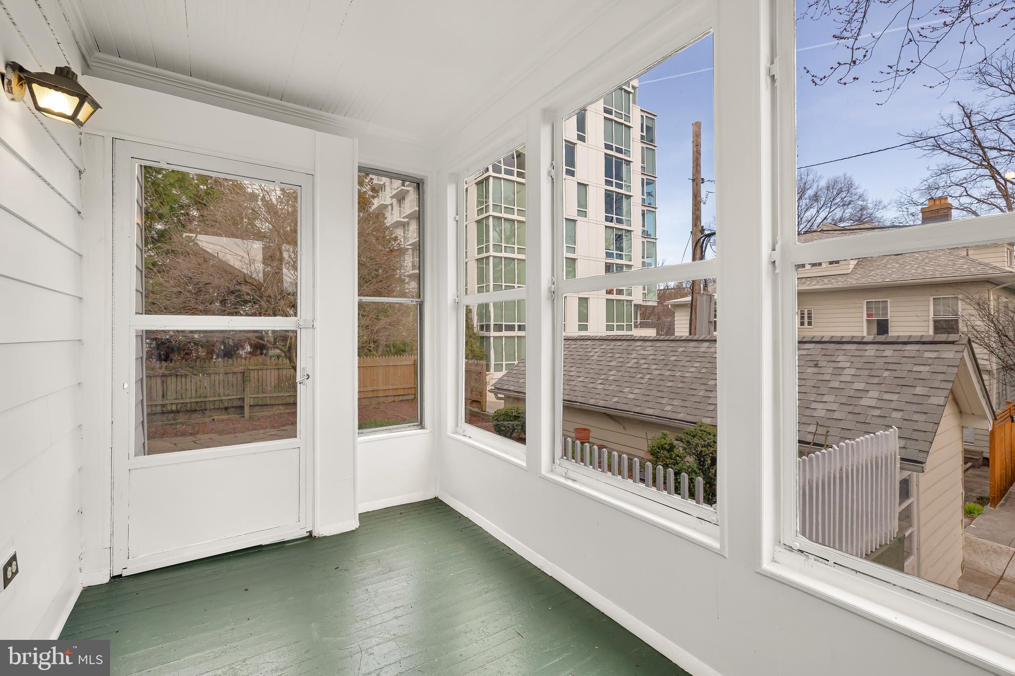 3737 Kanawha St NW