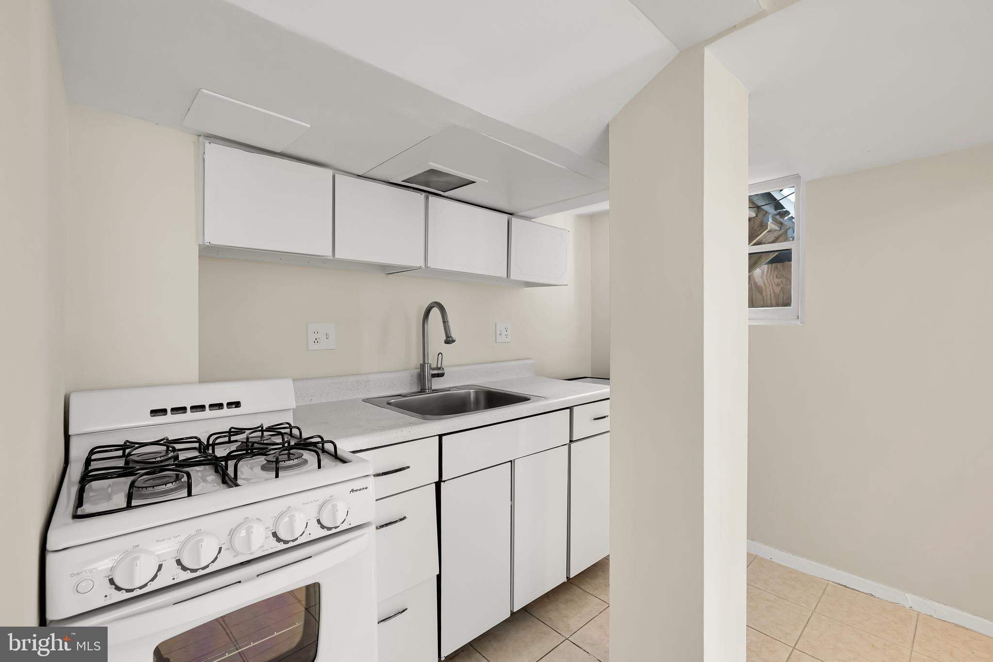 3737 Kanawha St NW