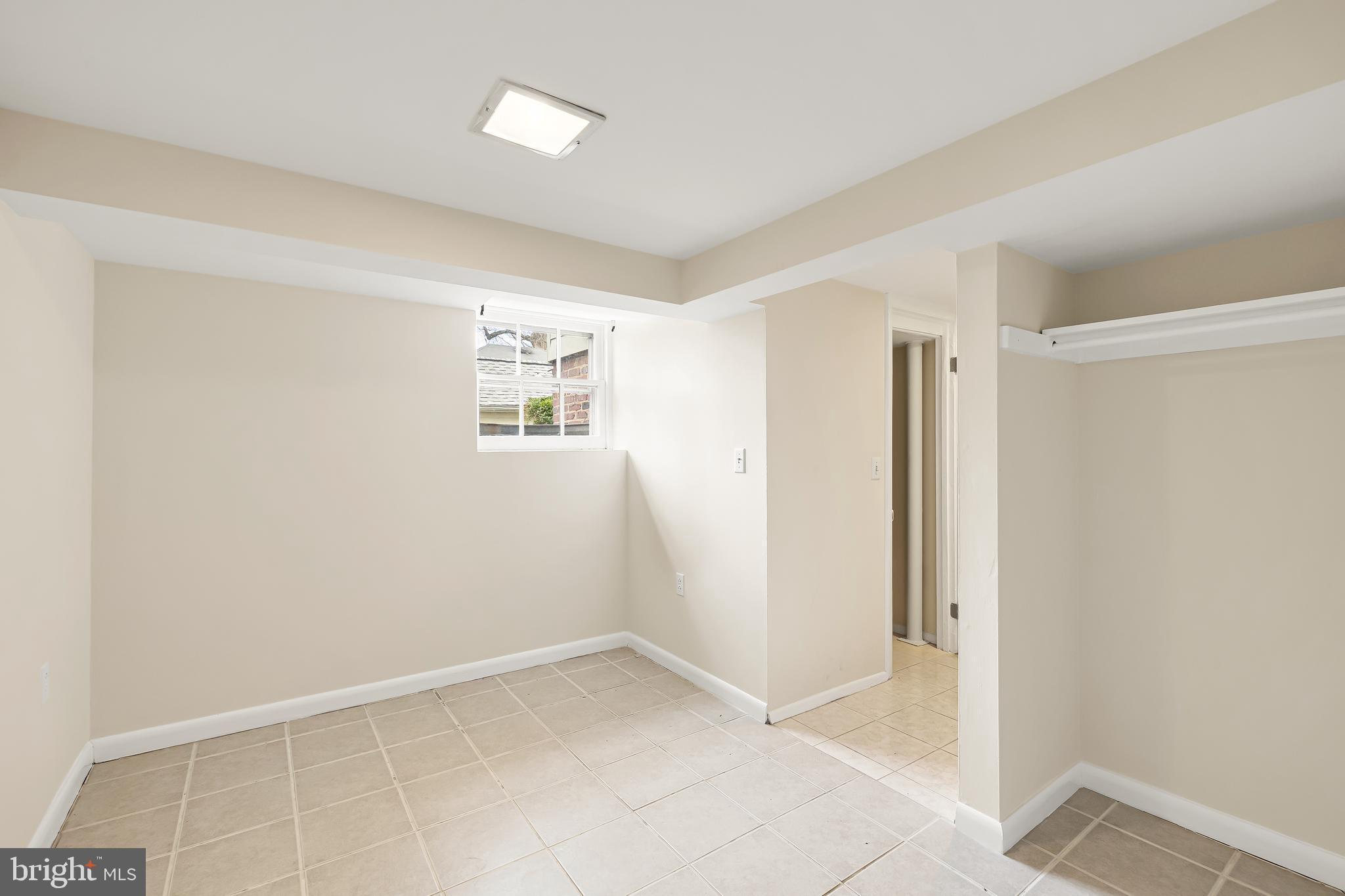 3737 Kanawha St NW