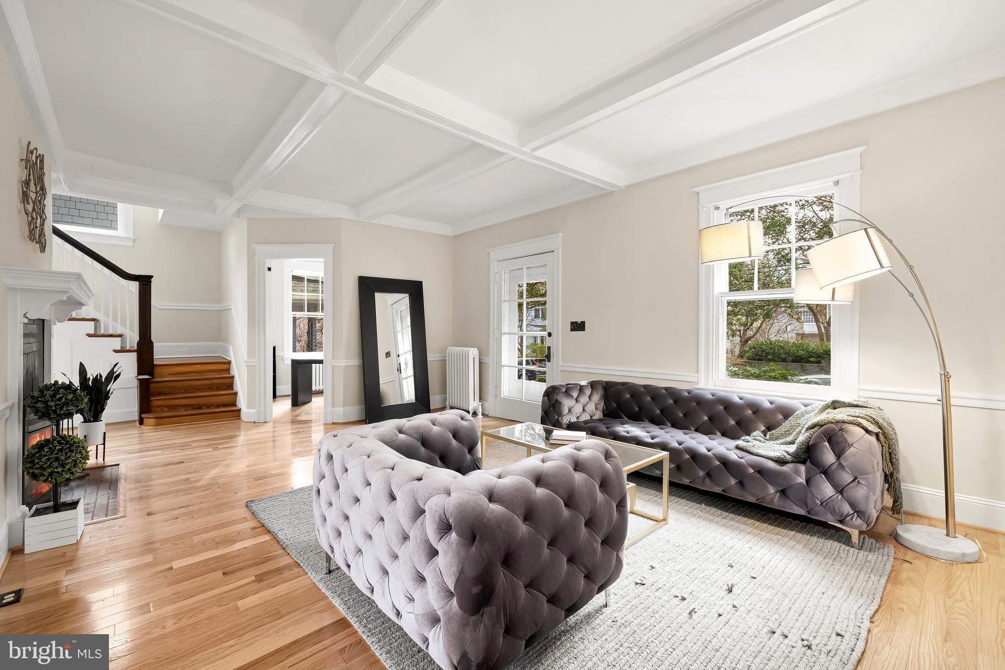 3737 Kanawha St NW