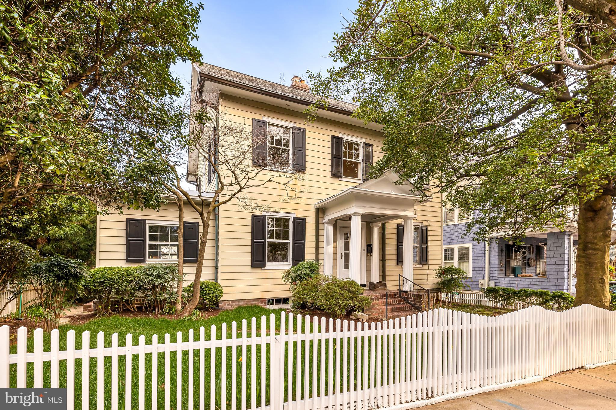 3737 Kanawha St NW