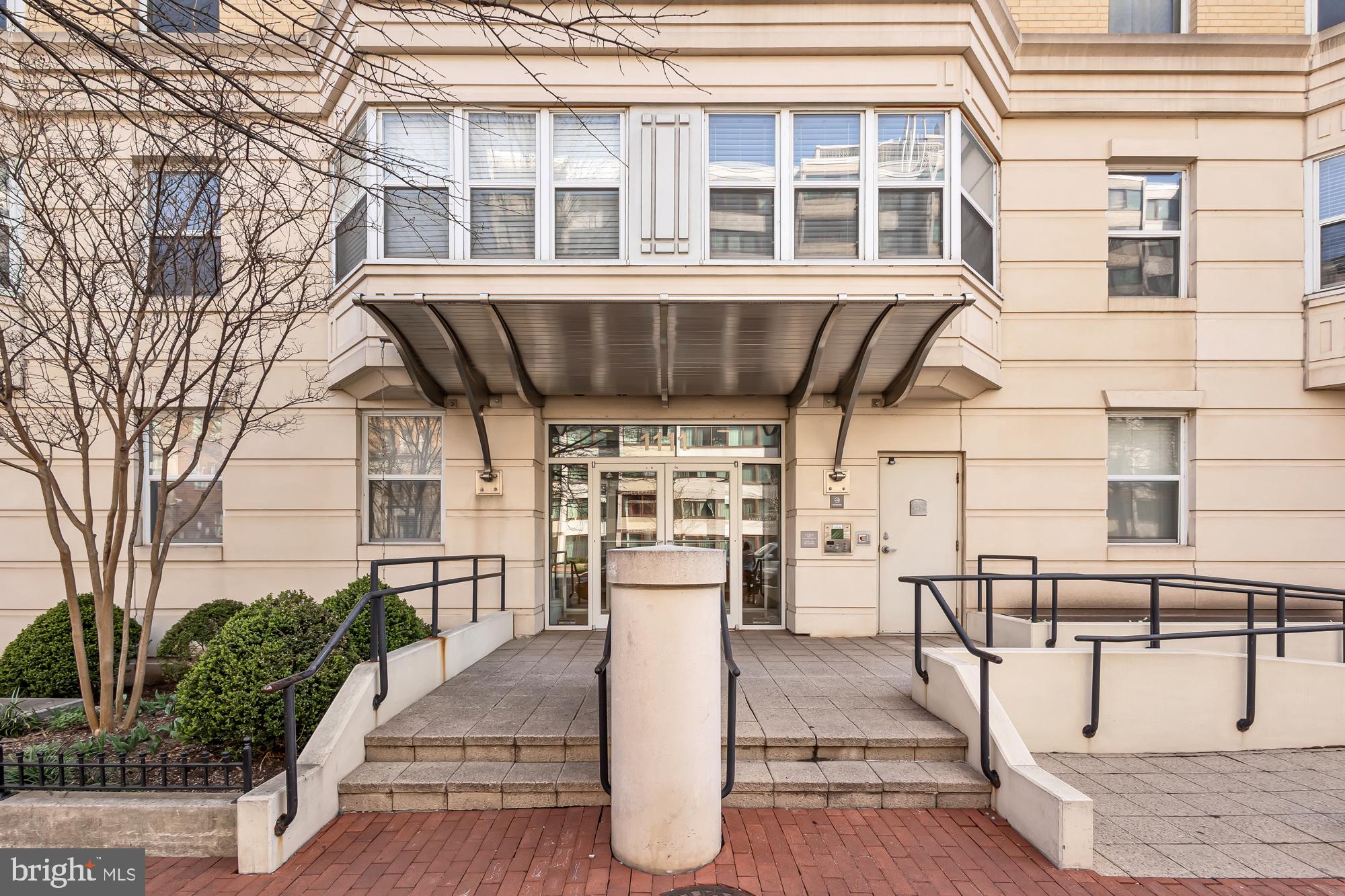 1111 11th St NW #204