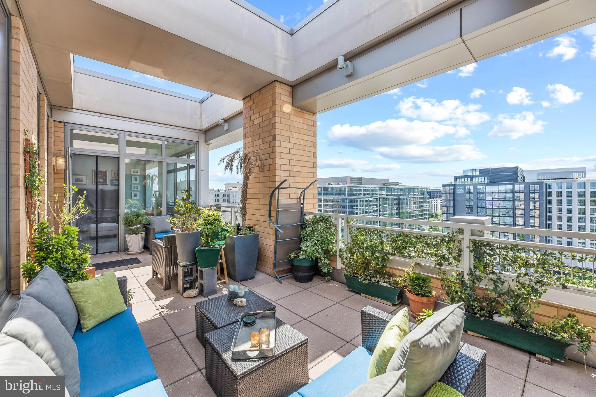 475 K St NW #1213