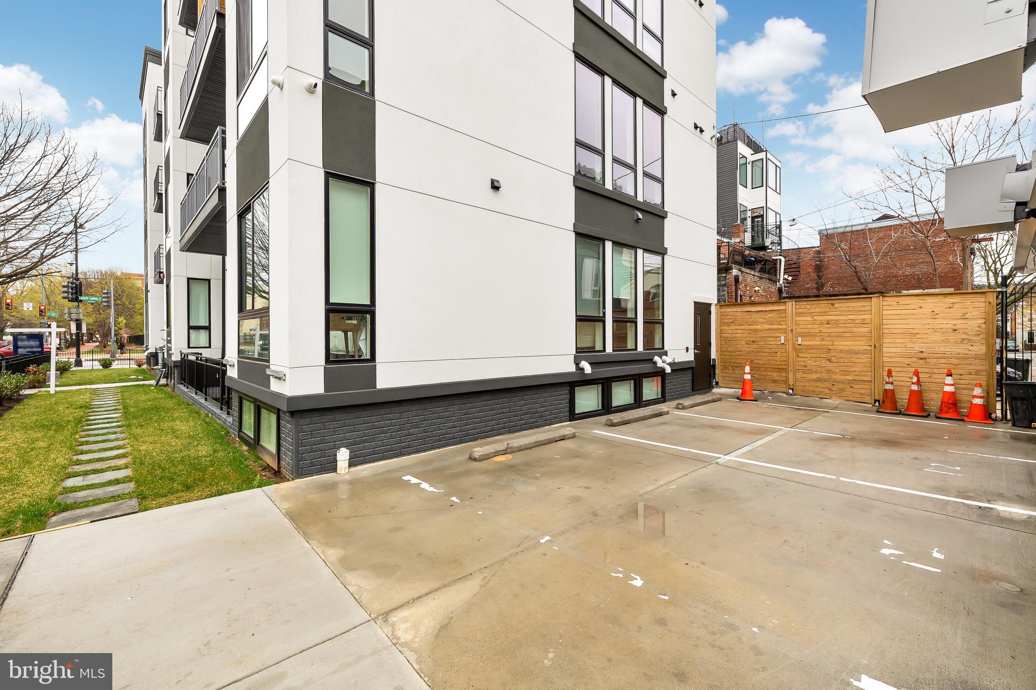 14 P St NW #101