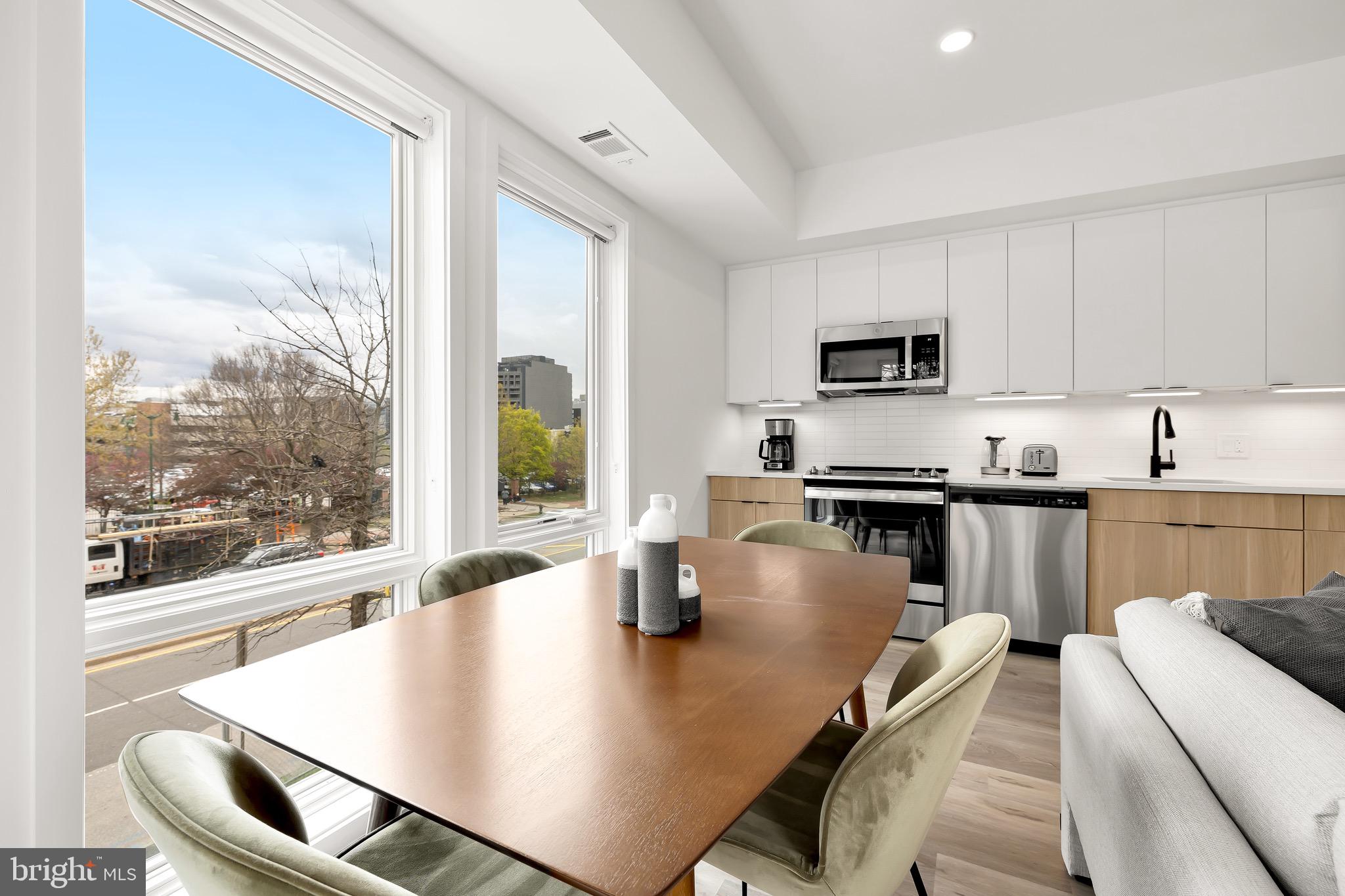 14 P St NW #201