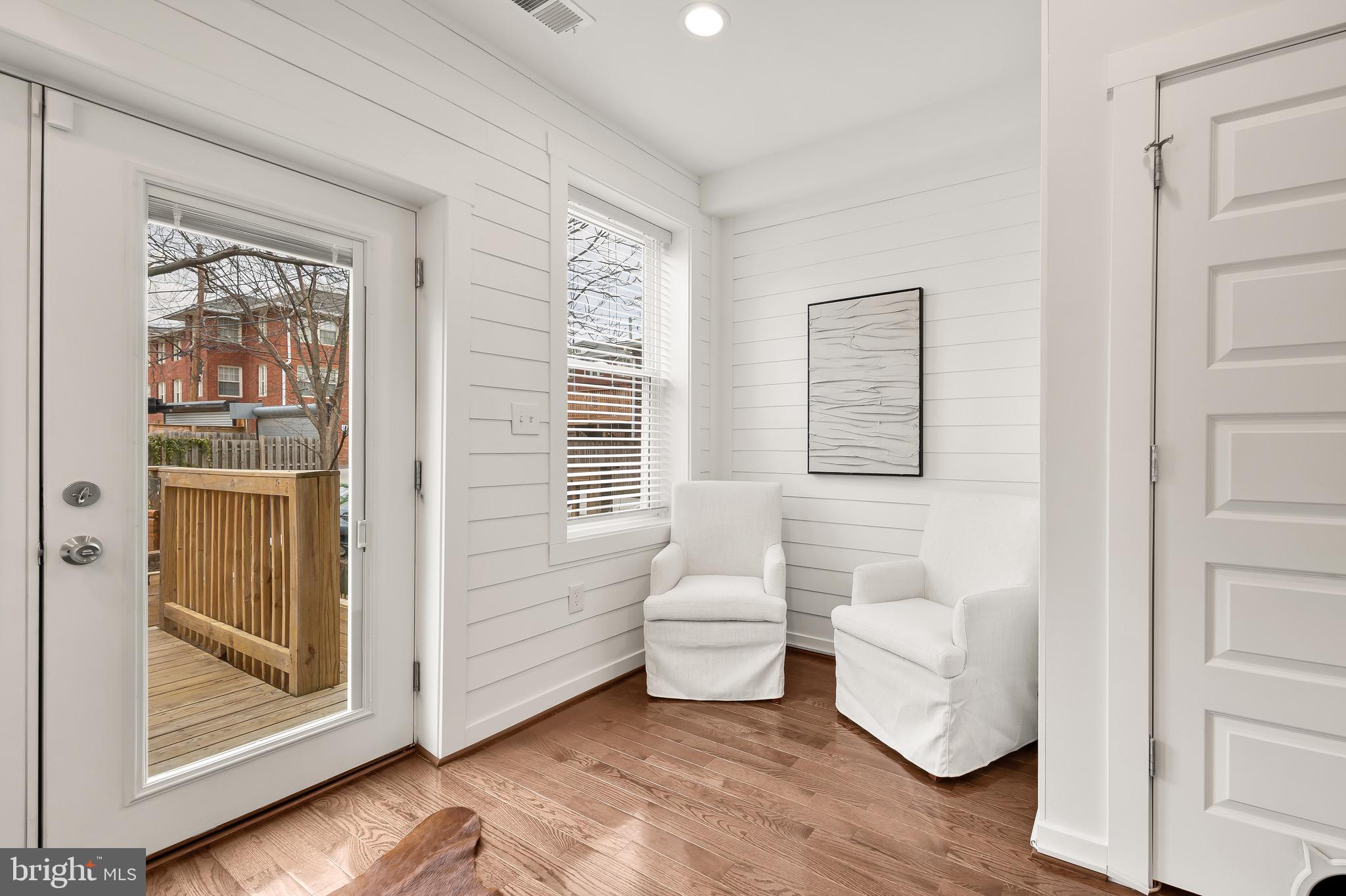 135 Varnum St NW