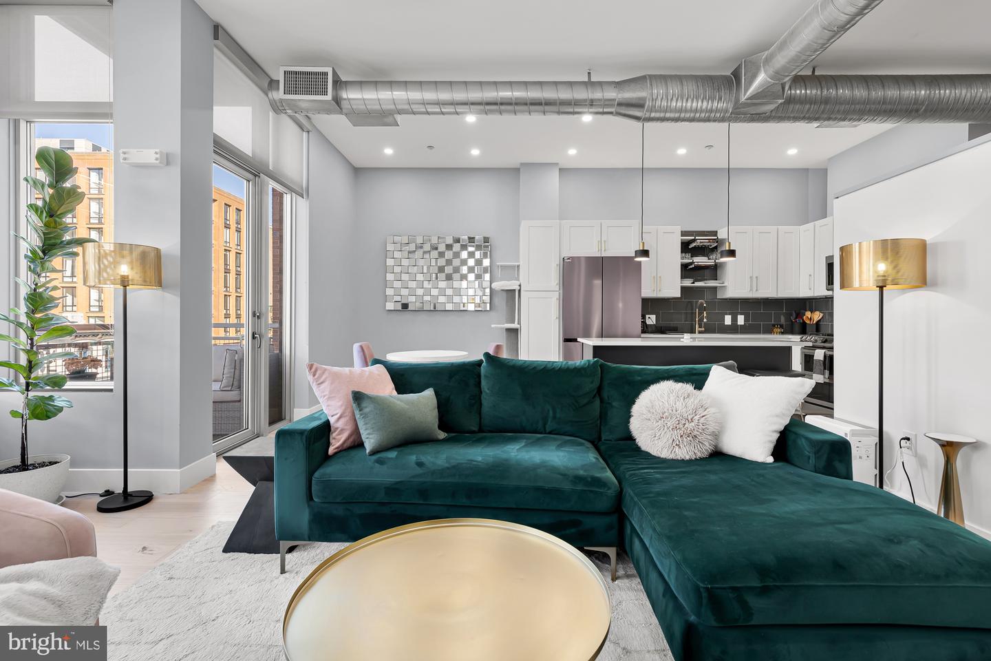 1390 V St NW #303