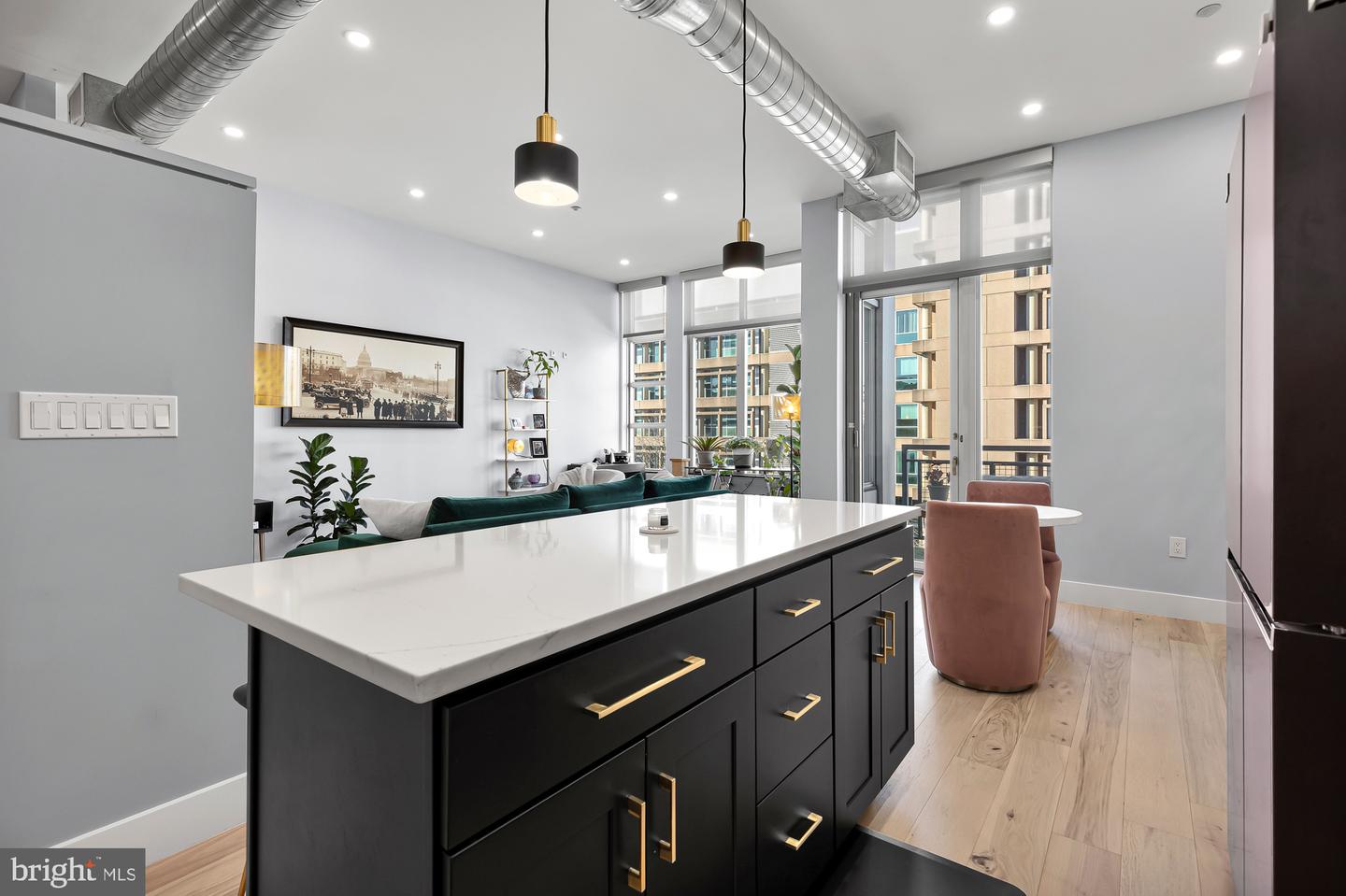 1390 V St NW #303