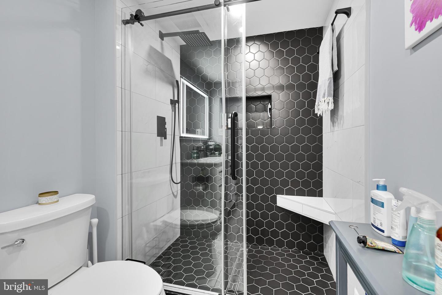 1390 V St NW #303